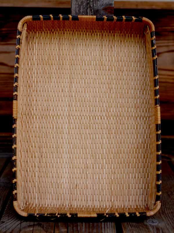 柳行李を衣装籠に - 竹虎四代目がゆく！