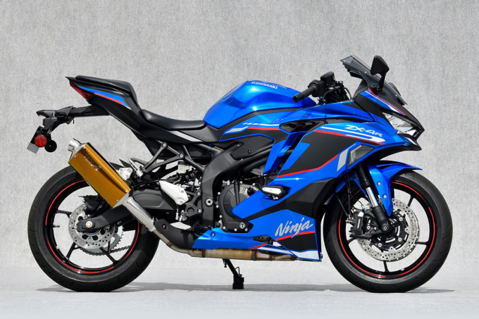 ヤマモトレーシングからニンジャZX-4R用マフラーがリリース - バイク