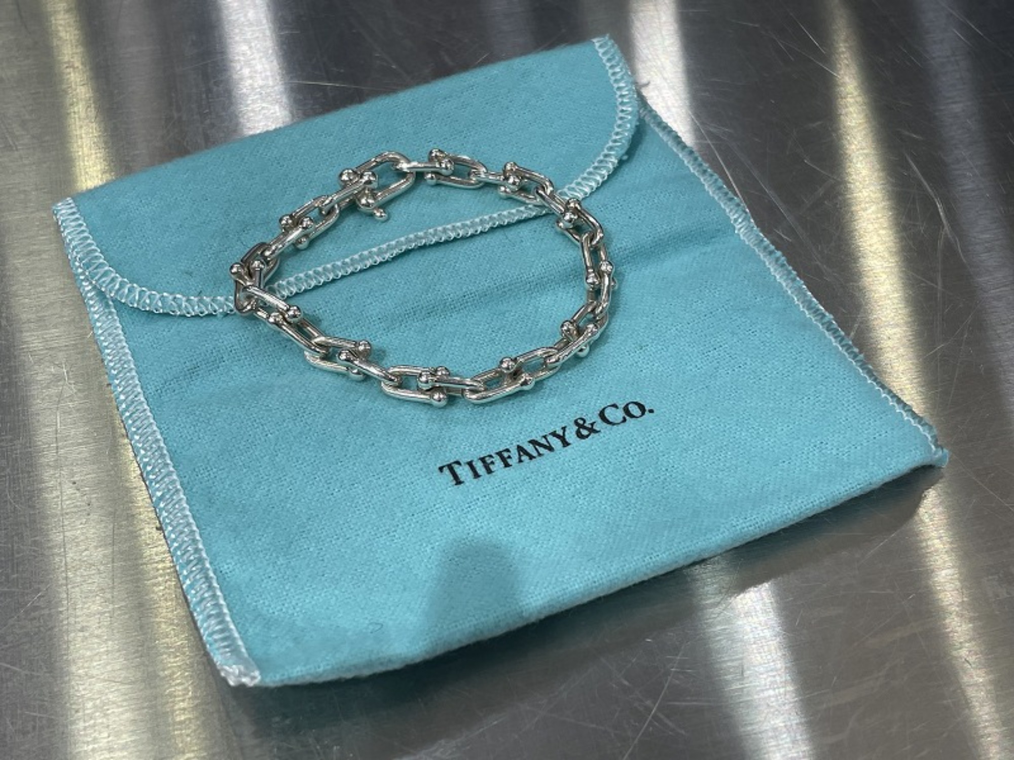 TIFFANY & Co./ティファニー】から「ハードウェアスモールリンク