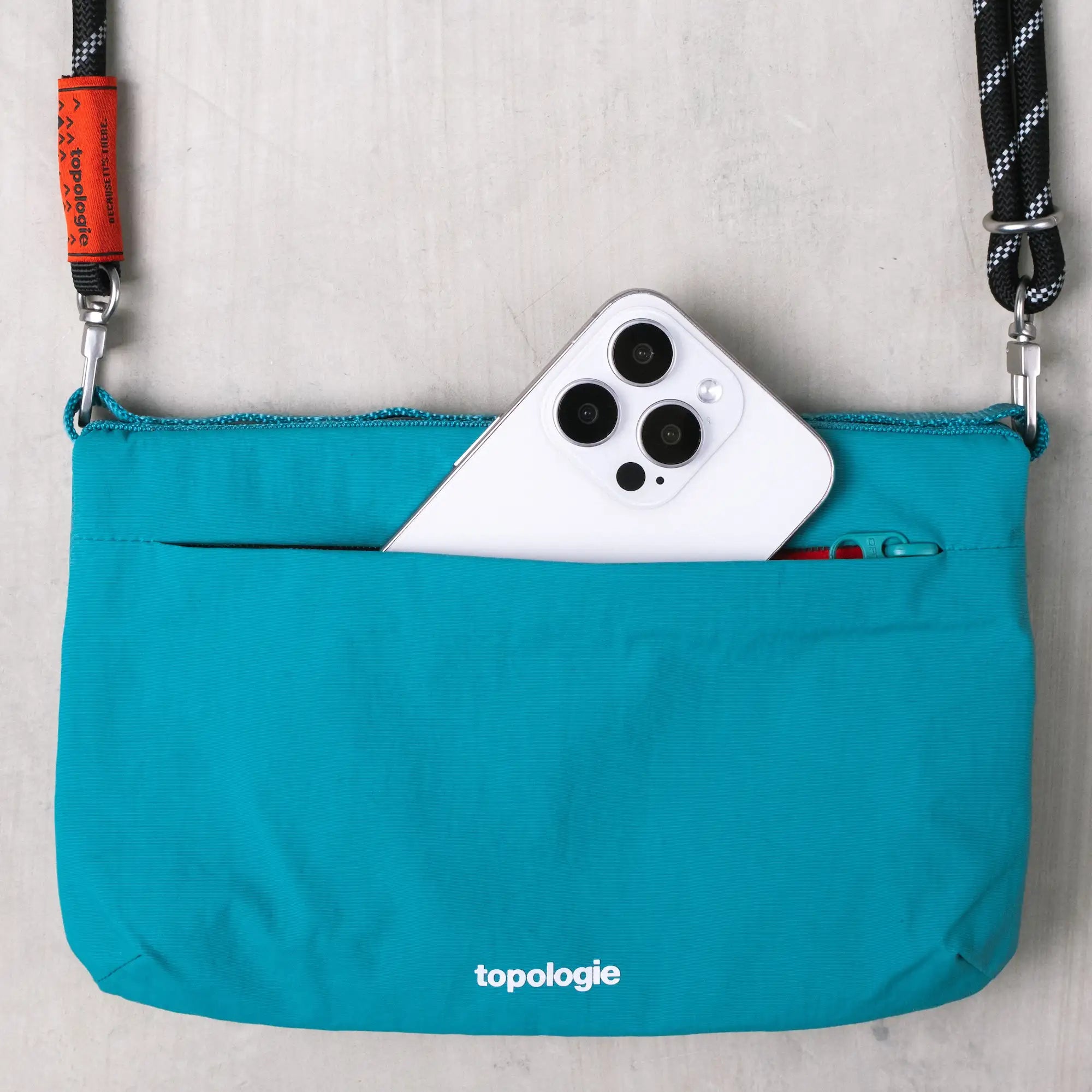 Topologie Flat Sacoche Small Red Tech Sateen Bag - FREE 24h