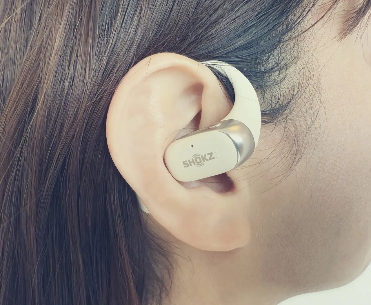 Shokz OpenFit 2』レビュー、オープンイヤー型で最高クラスの音質を