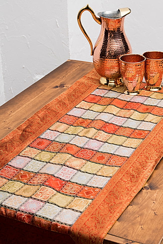 約175cm×45cm〕インドの金糸入りテーブルランナー - オレンジ×マルチ