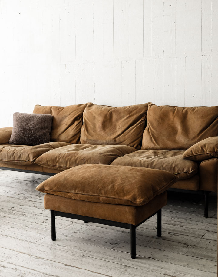 DT SOFA OTTOMAN | TRUCK FURNITURE