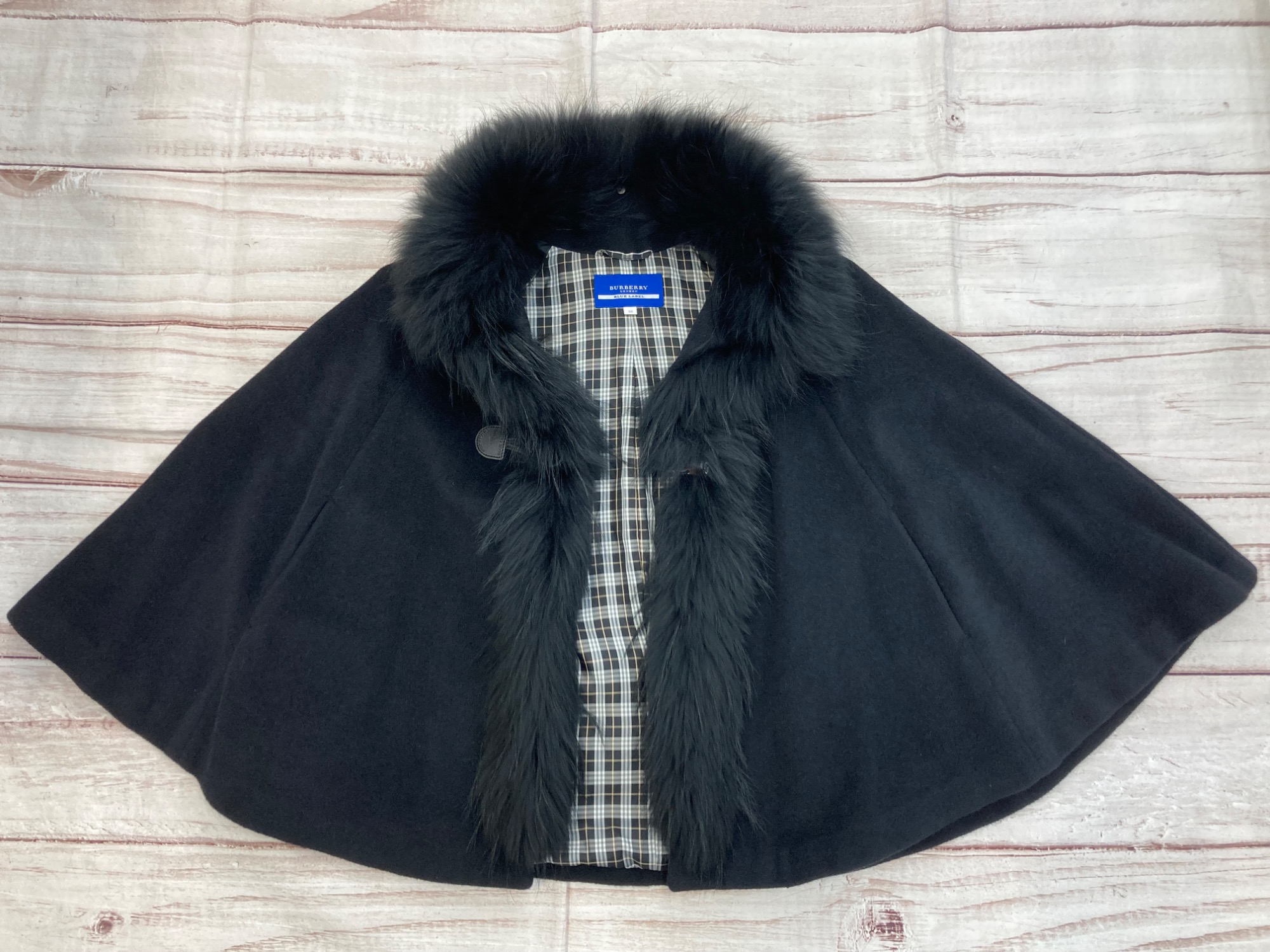 BURBERRY BLUE LABEL(バーバリーブルーレーベル)のポンチョを買取入荷