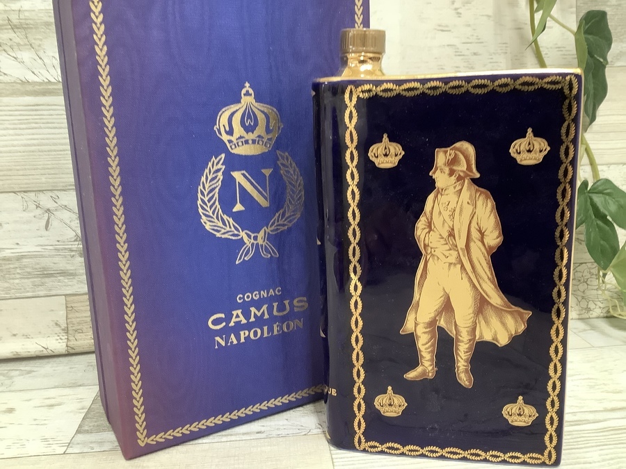 CAMUS(カミュ）コニャック ナポレオン 陶器ボトル(リモージュ製）700ml