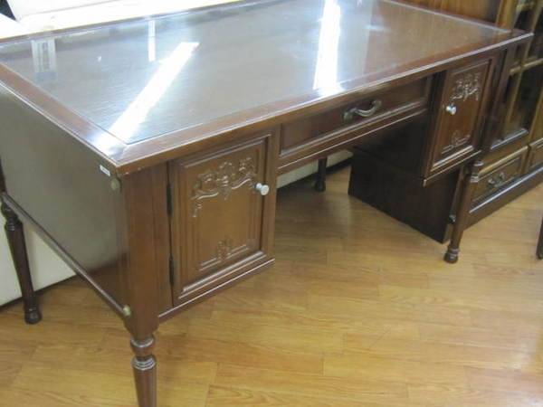 国会議事堂使用メーカー！徳田家具の書斎机を買取入荷!!｜2016年03月29