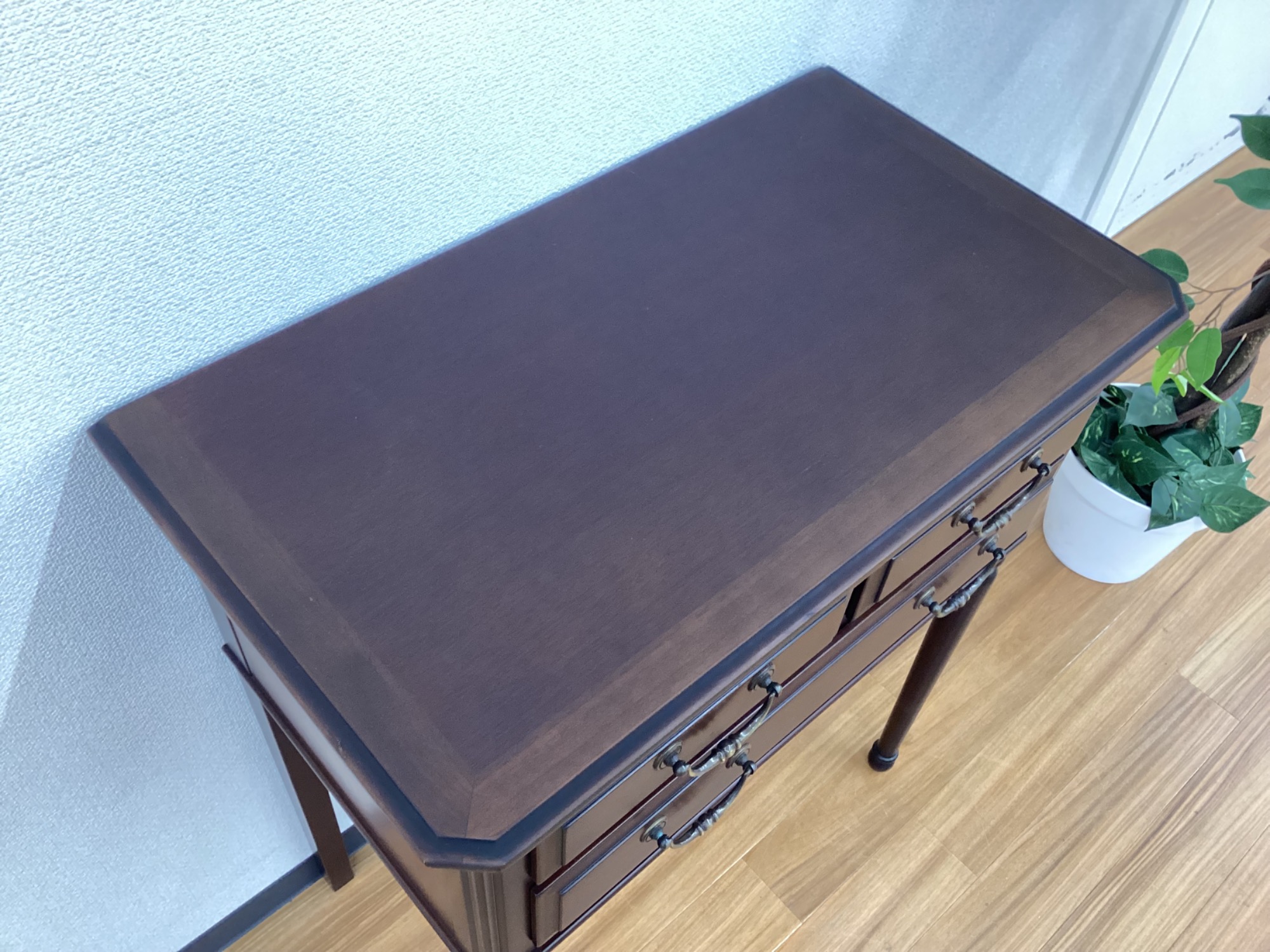 マルニ木工】ブリティッシュアンティークデザインのコンソールテーブル