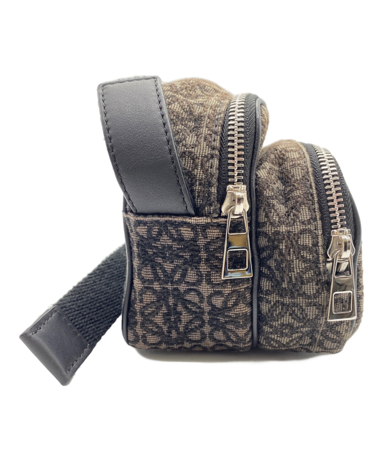 中古・古着通販】LOEWE (ロエベ) リピートアナグラム ショルダーバッグ