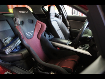 MAZDA RX-8 SE3P（2008年） に RECARO（レカロ） RS-G GK BK/RED 装着