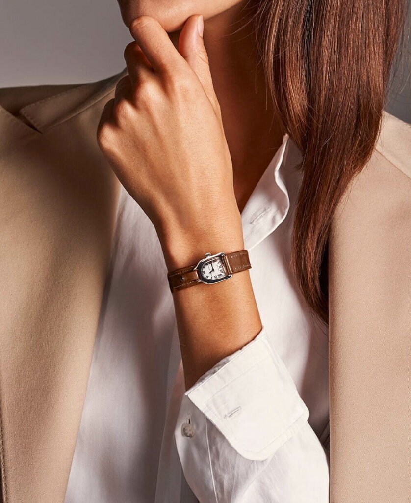 ラルフ ローレンから、馬具の“鐙”を象った腕時計「スティラップ