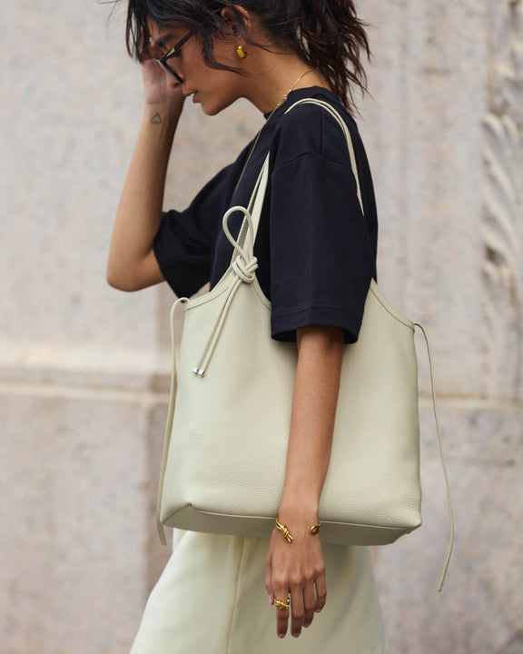 Spring Summer 2022 Collection – VASIC ヴァジック日本公式サイト