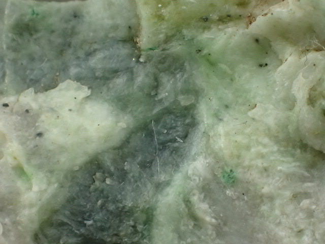 最高品質日高翡翠(Hidaka Jade) 原石 北海道日高町産 ｜石の販売専門店