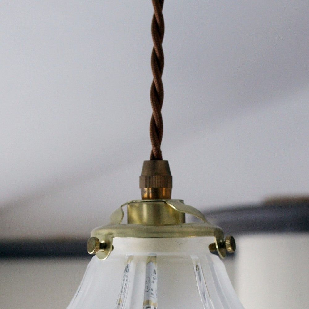 レトロ感漂う、ぽってりシルエット ガラスシェードのペンダントライト