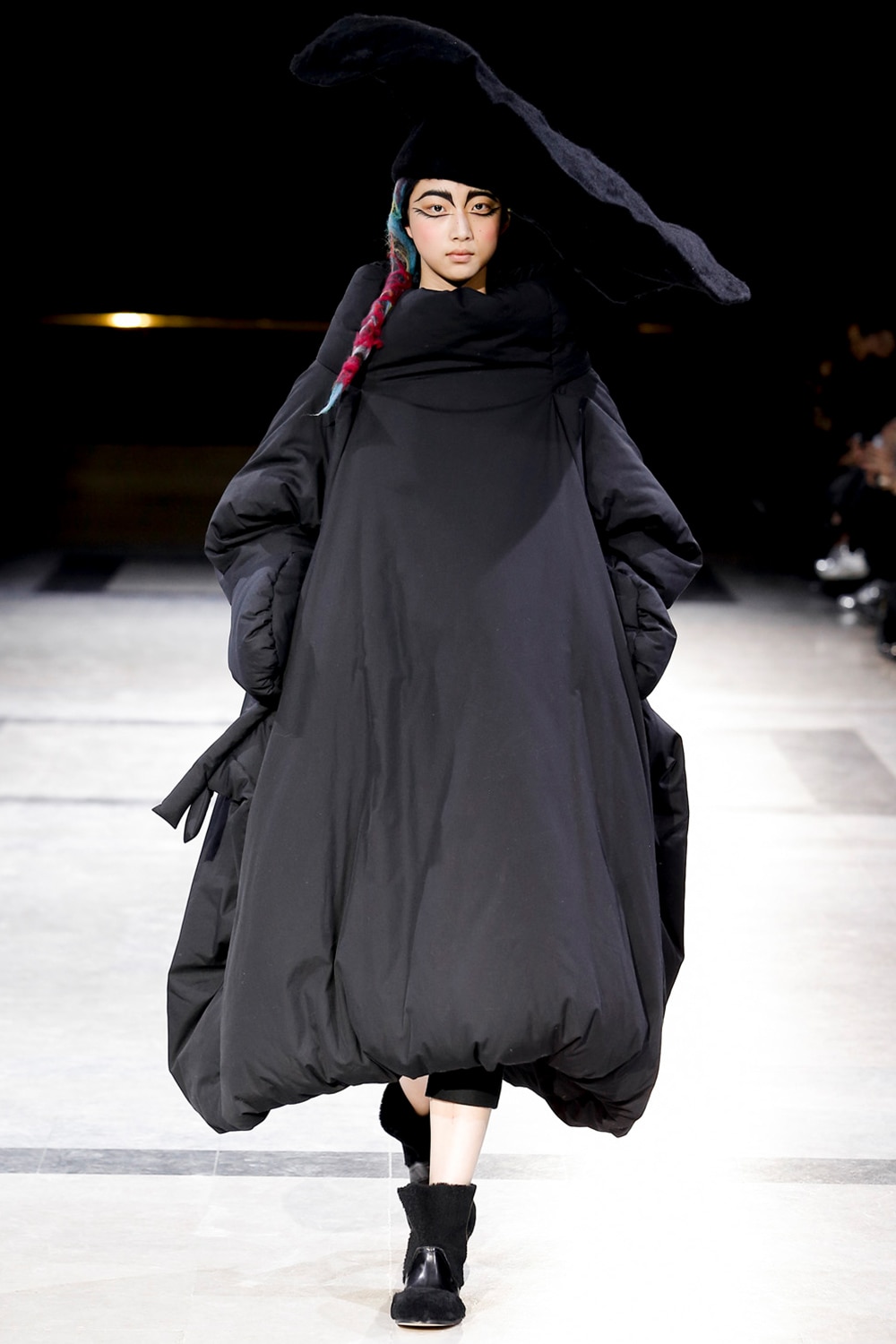 AUTUMN / WINTER 2014-15 | Yohji Yamamoto (ヨウジヤマモト) Official