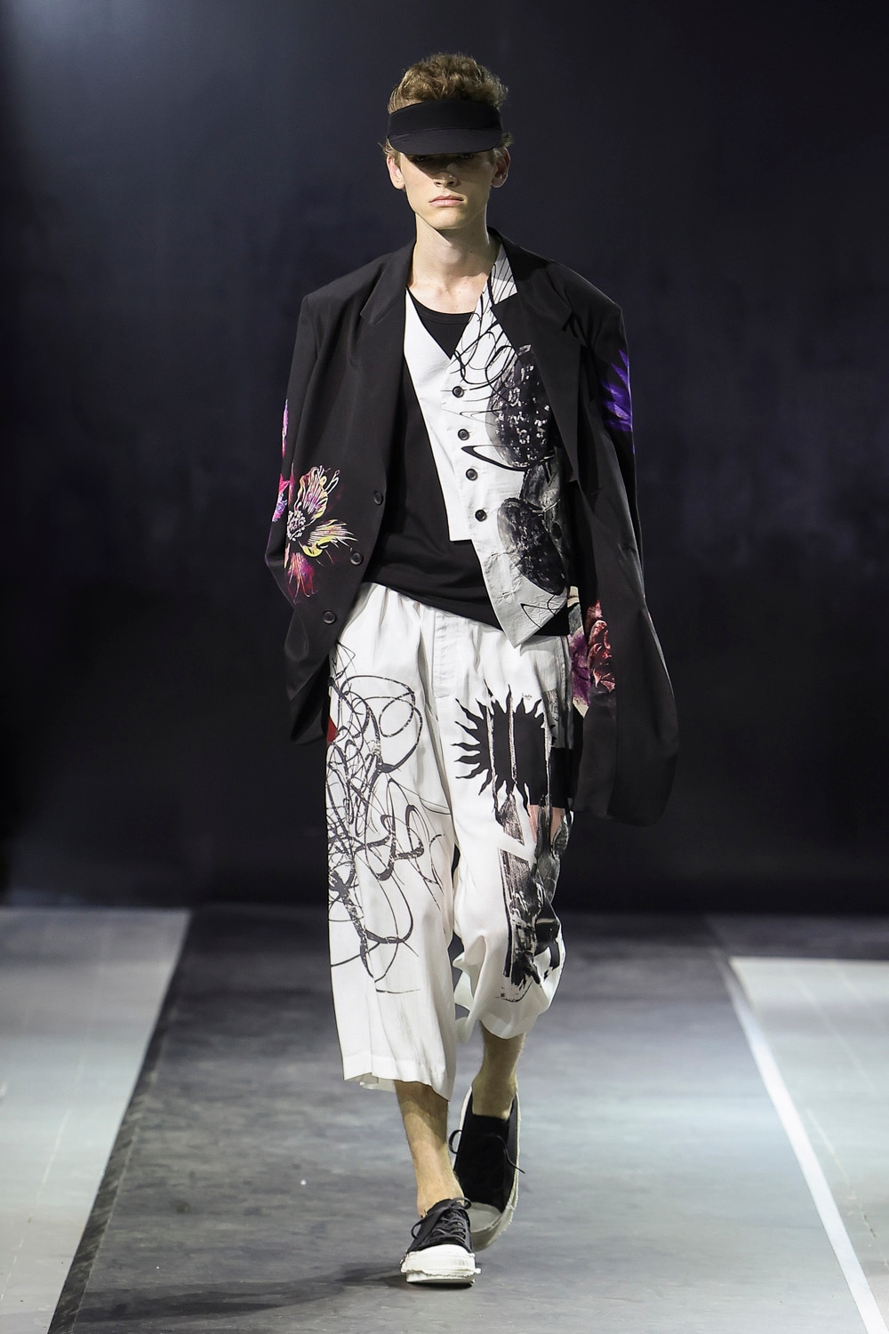 SPRING / SUMMER 2025 | Yohji Yamamoto (ヨウジヤマモト) Official Site