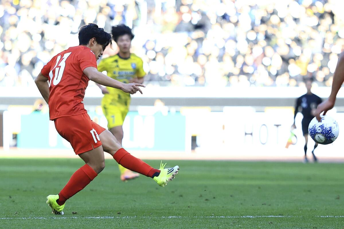 高校サッカー初Vの神村学園、「全員が主役級に」…6万人超の観客前に