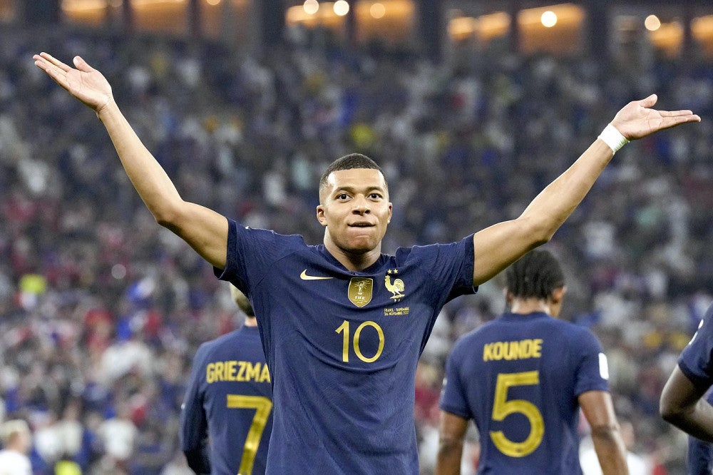 連覇狙うフランス、デンマーク下し16強一番乗り…エムバペが先制