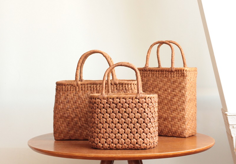 山葡萄籠工房｜削皮とは｜天然山葡萄籠の本格専門店