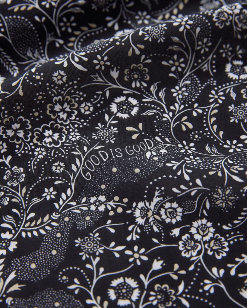 NICENESS BANDANA SCARF ”CHAO