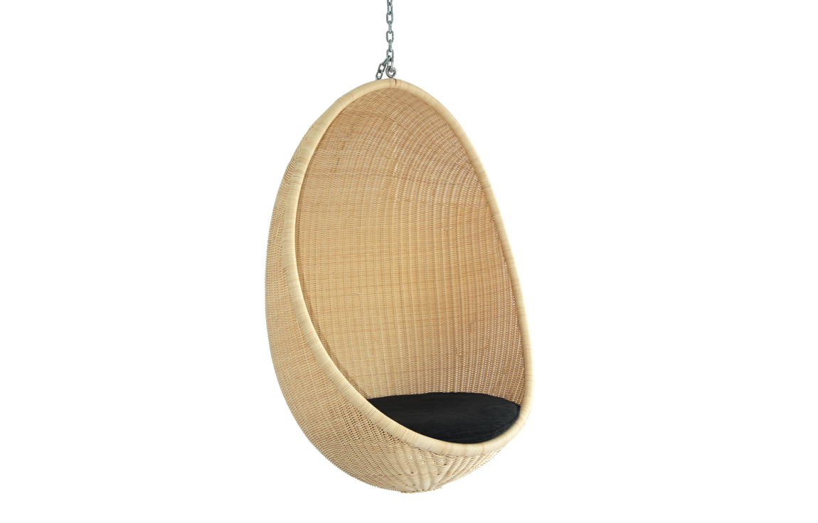 C326NAmain05_hangingeggchair.jpg