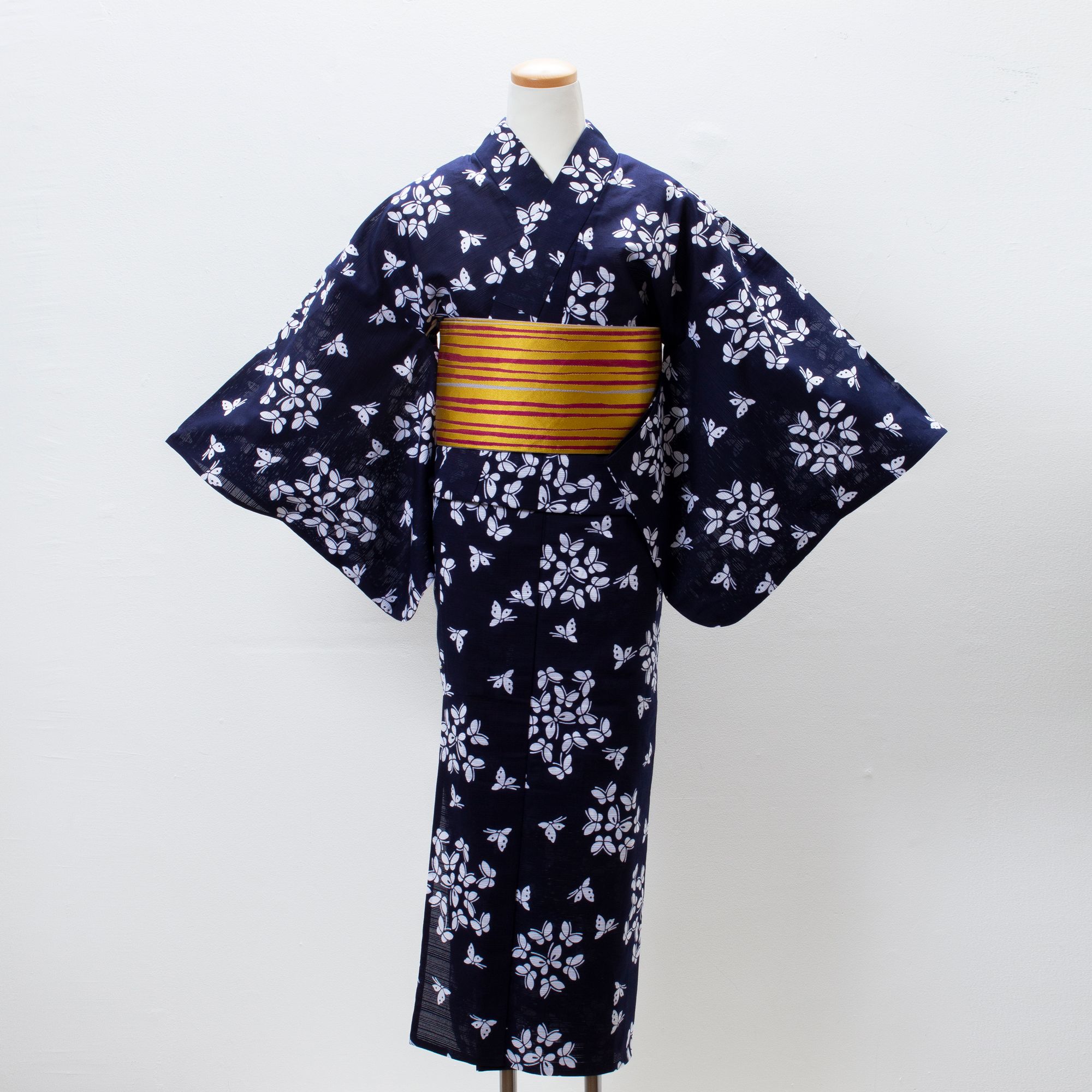 仕立上り】【日本製】【注染(本染め)】【浴衣単品】伝統スタイルの蝶々