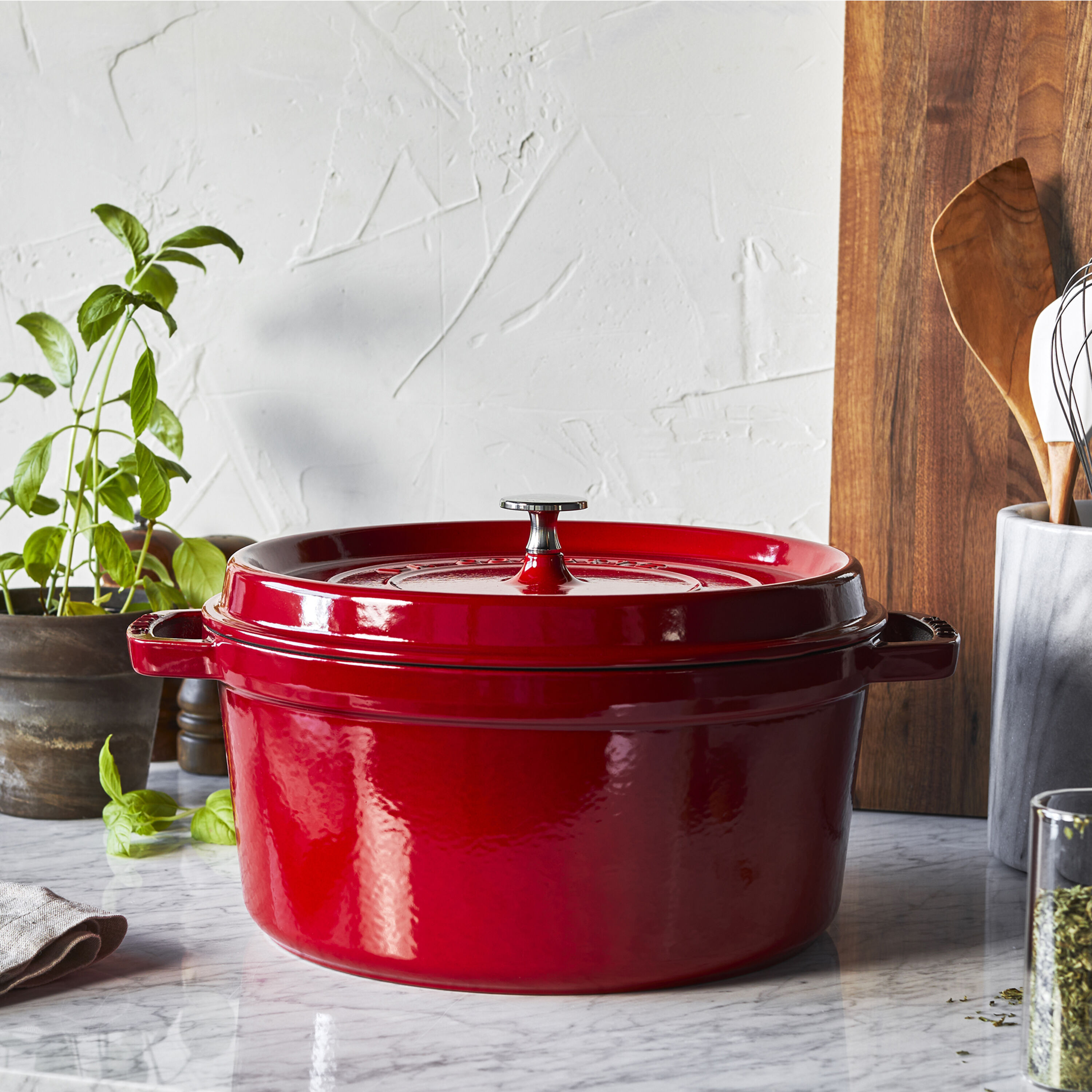 ストウブ ココット ラウンド 24cm| 鋳物ホーロー鍋| ストウブ(STAUB