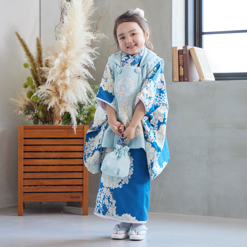 七五三被布 : NATURAL BEAUTY K072 【三歳女児被布】水色 椿に梅丸牡丹