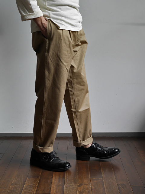 COMOLI Belted Chino Pants | 大阪心斎橋のメンズ洋服のセレクト