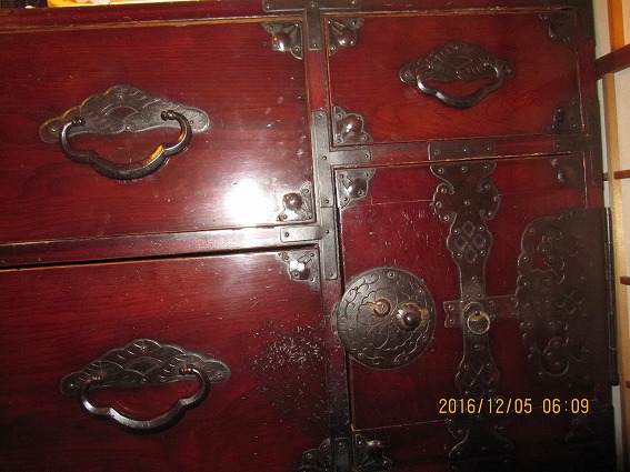 時代たんすのカギの外し方 | 安田屋家具店