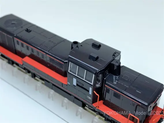 DE10 1195号機 JR九州仕様（登場時）が入線しました。KATO 7011-A