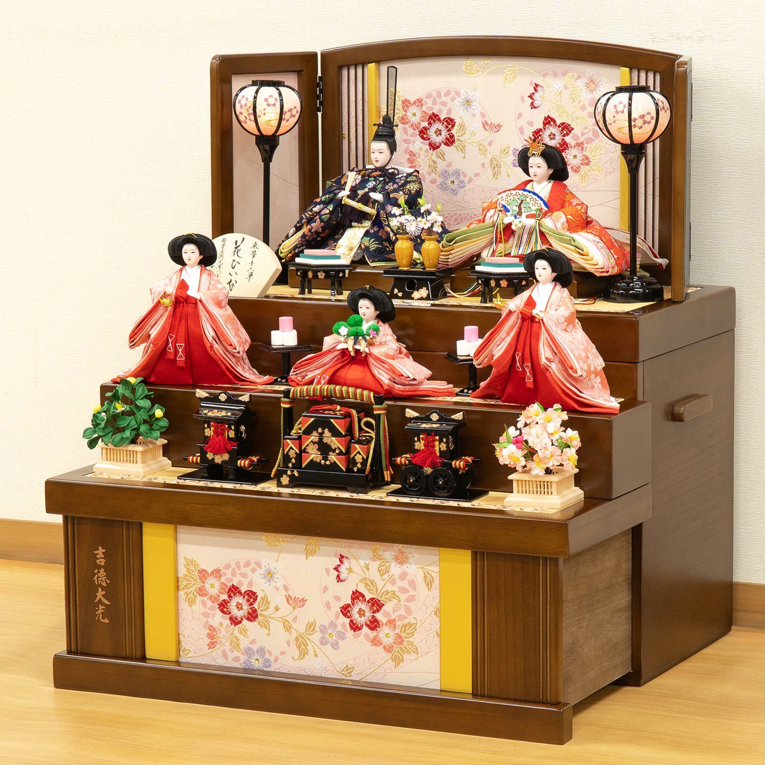 三段飾り 商品一覧 | 雛人形（ひな人形）・五月人形の吉徳