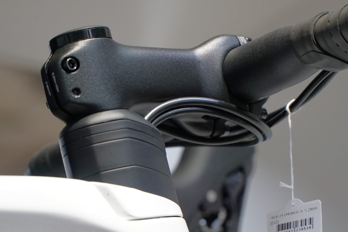 驚異の300g切り！一体型カーボンエアロハンドル『BONTRAGER Aeolus RSL