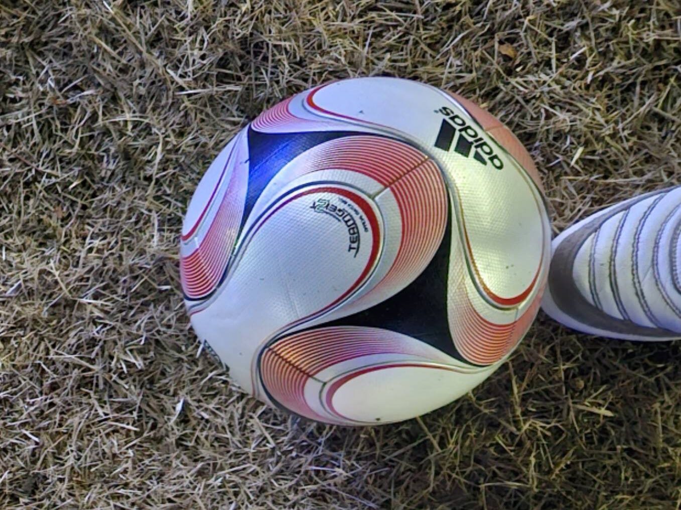 フットゴルフのボールは？フットゴルフ用のボールを紹介 - YUYUCLUB FG