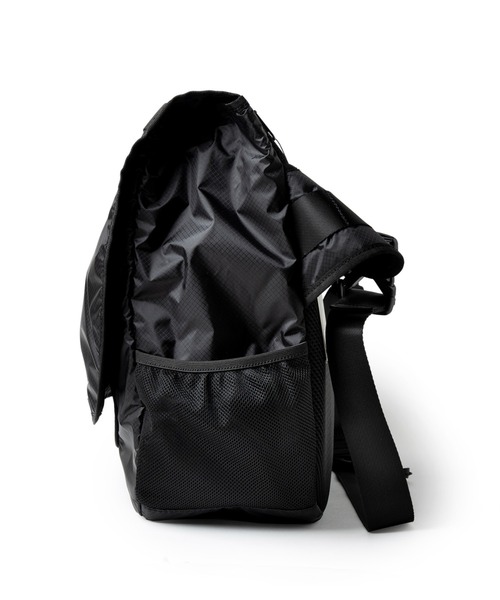 narifuri（ナリフリ） ショルダーバッグ ライトウェイトメッセンジャー