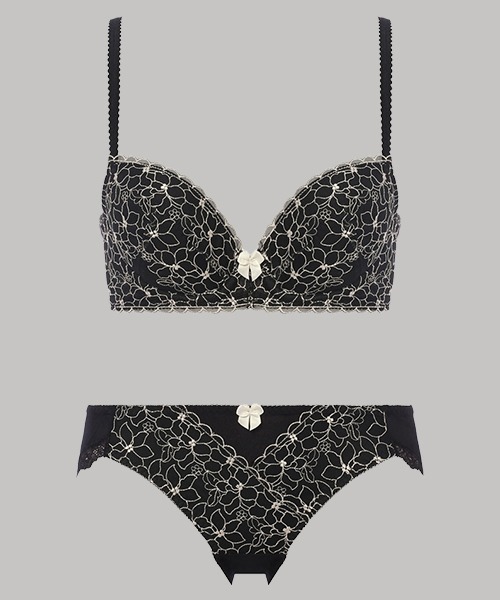Triumph（トリンプ） ブラジャー ショーツセット : ZOZOTOWN Yahoo!店