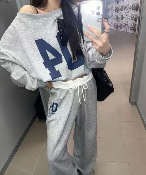 nonomi セットアップ ナンバーロゴオフショルダースウェット