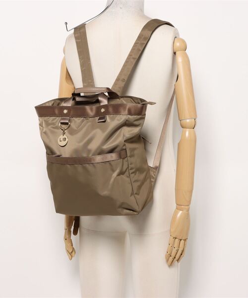 LA BAGAGERIE（ラバガジェリー） デイバック リュック チャーム付き