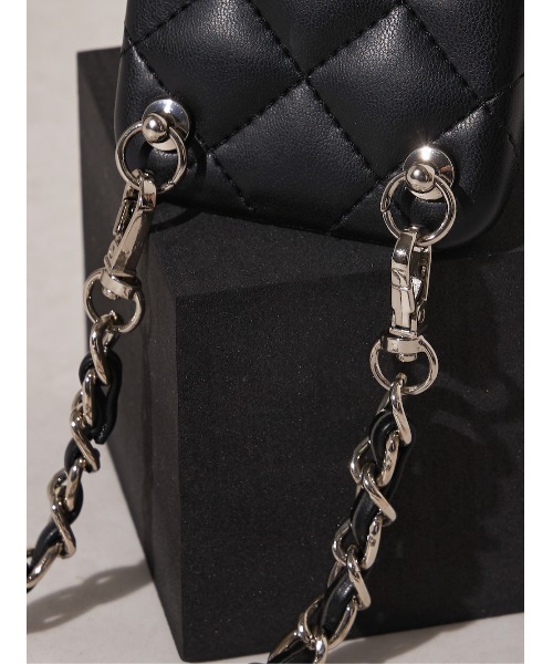 Darich（ダーリッチ） スマホケース ストーンロゴキルティングiPhone