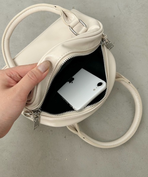 CLEA ボストンバッグ エナメル外ポケット付きミニボストンバッグ