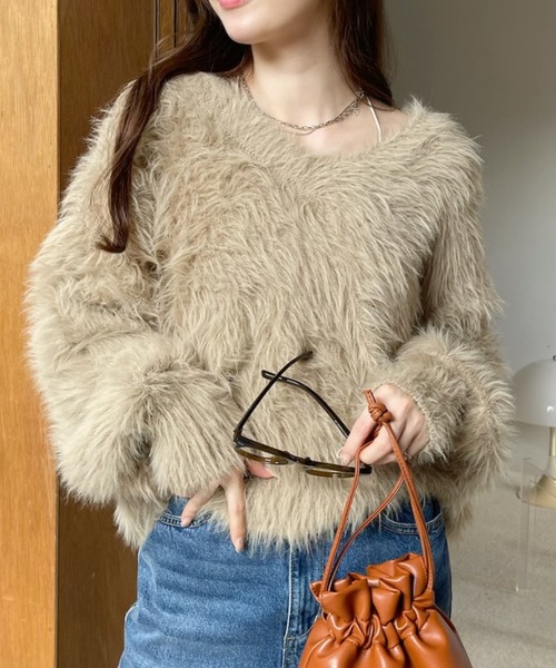 Ada. ニット セーター 長毛 フェザーヤーン Vネック シャギー ニット