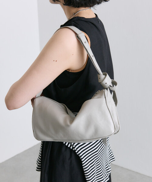 ear PAPILLONNER（イア パピヨネ） ショルダーバッグ バッグ 「本革