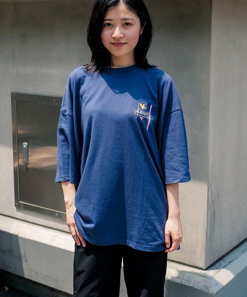 What it isNt）ART BY MARKGONZALES tシャツ 「What it isNt / ワット
