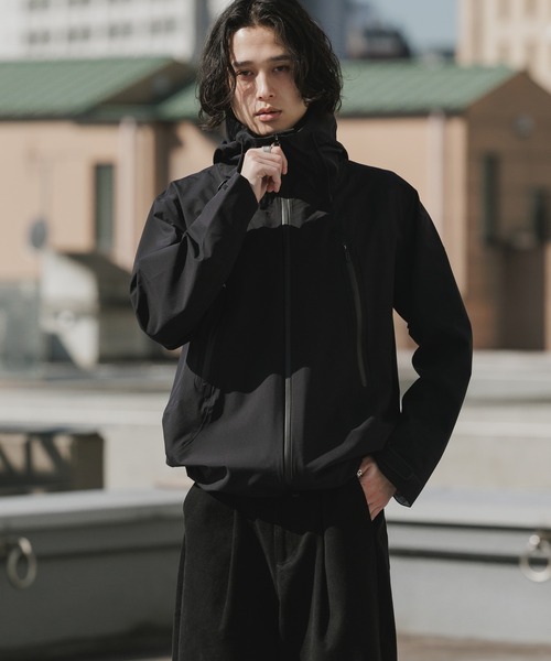 DESCENTE ALLTERRAIN（デサント オルテライン） ブルゾン アウター