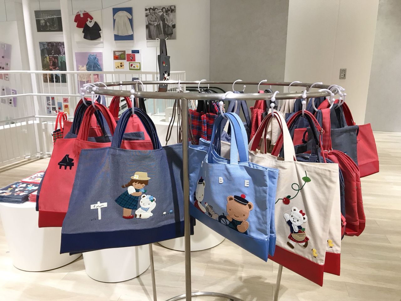 神戸本店】2021年春夏のデニムバッグ、入荷しました！｜ファミリア神戸
