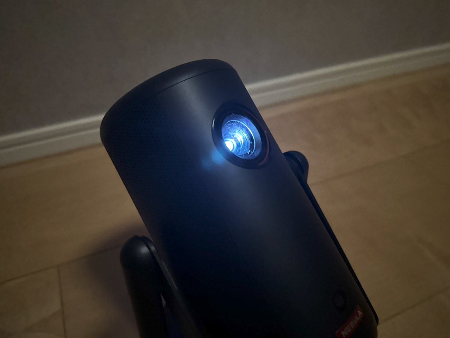 持ち運べる映画館！モバイルプロジェクター「ANKER Nebula Capsule 3