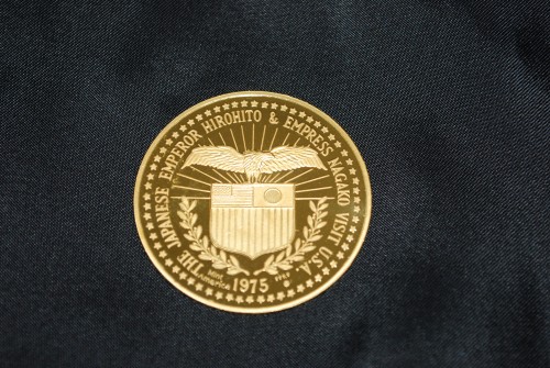 新入荷 1975年 天皇皇后両陛下御訪米記念メダル 30g | リサイクル