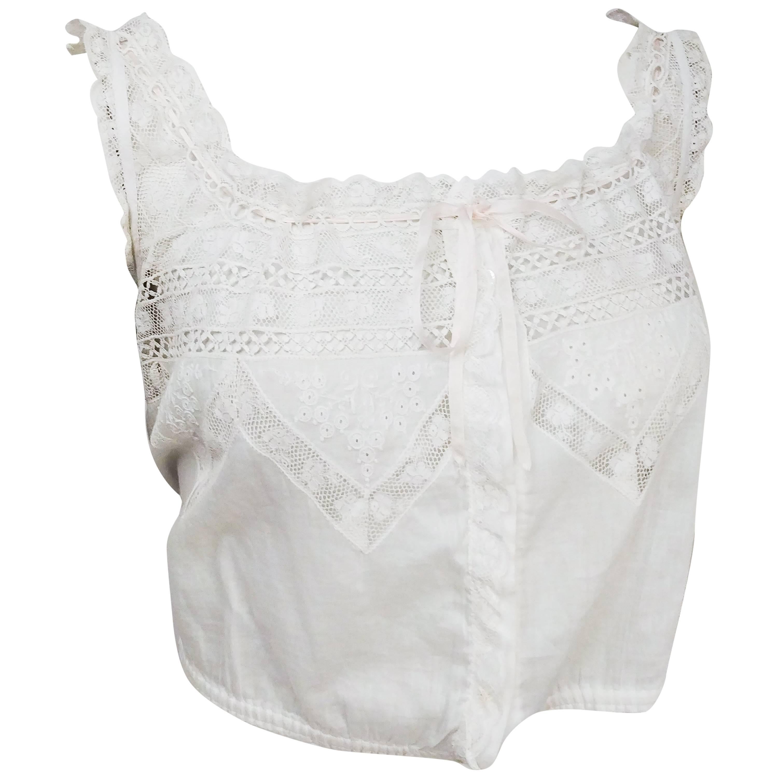 eyelet ribbon cami (white × blue ribbon)