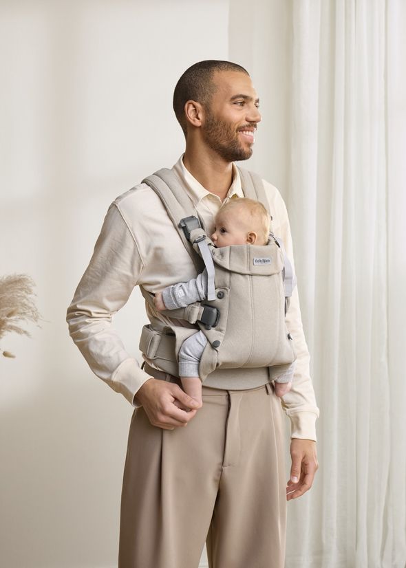 Baby Carrier Harmony—comfy, padded back support | BabyBjörn