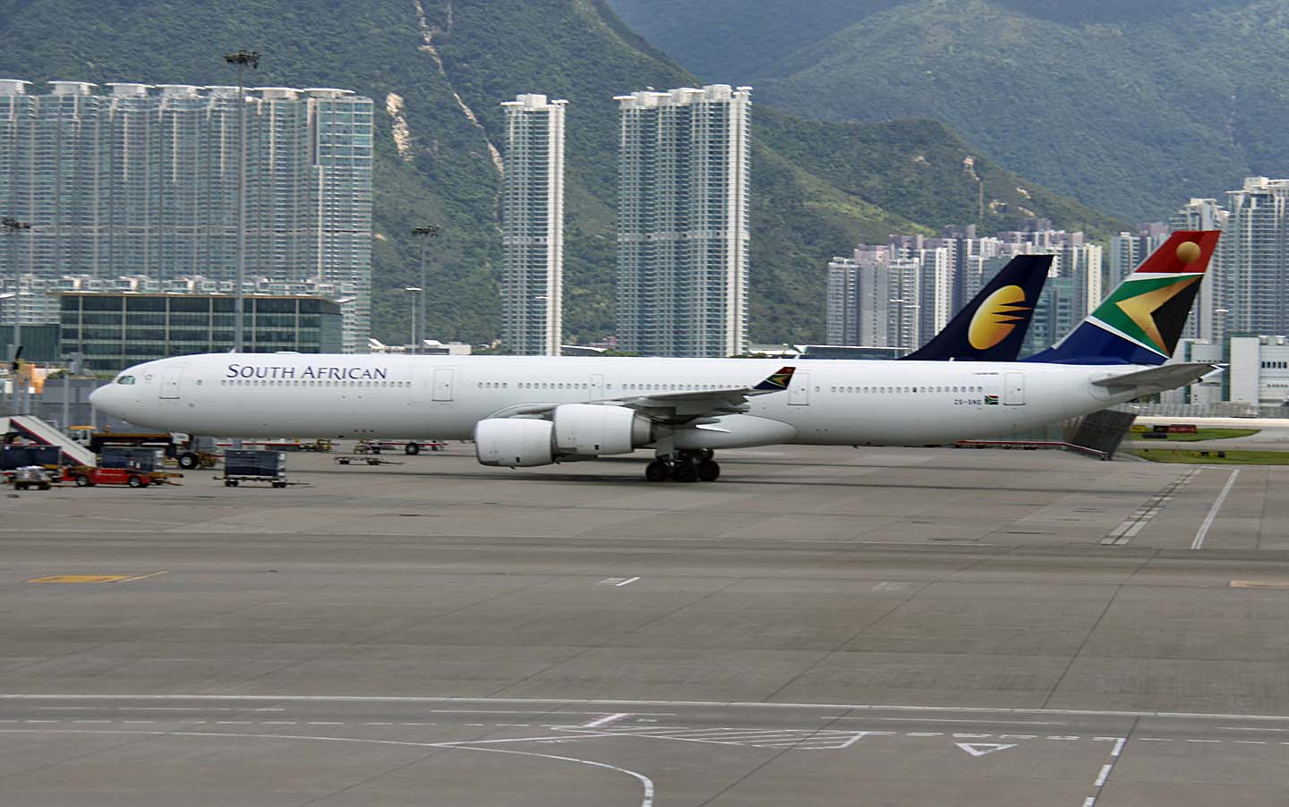 エアバスAirbusA340-600 世界の旅客機図鑑