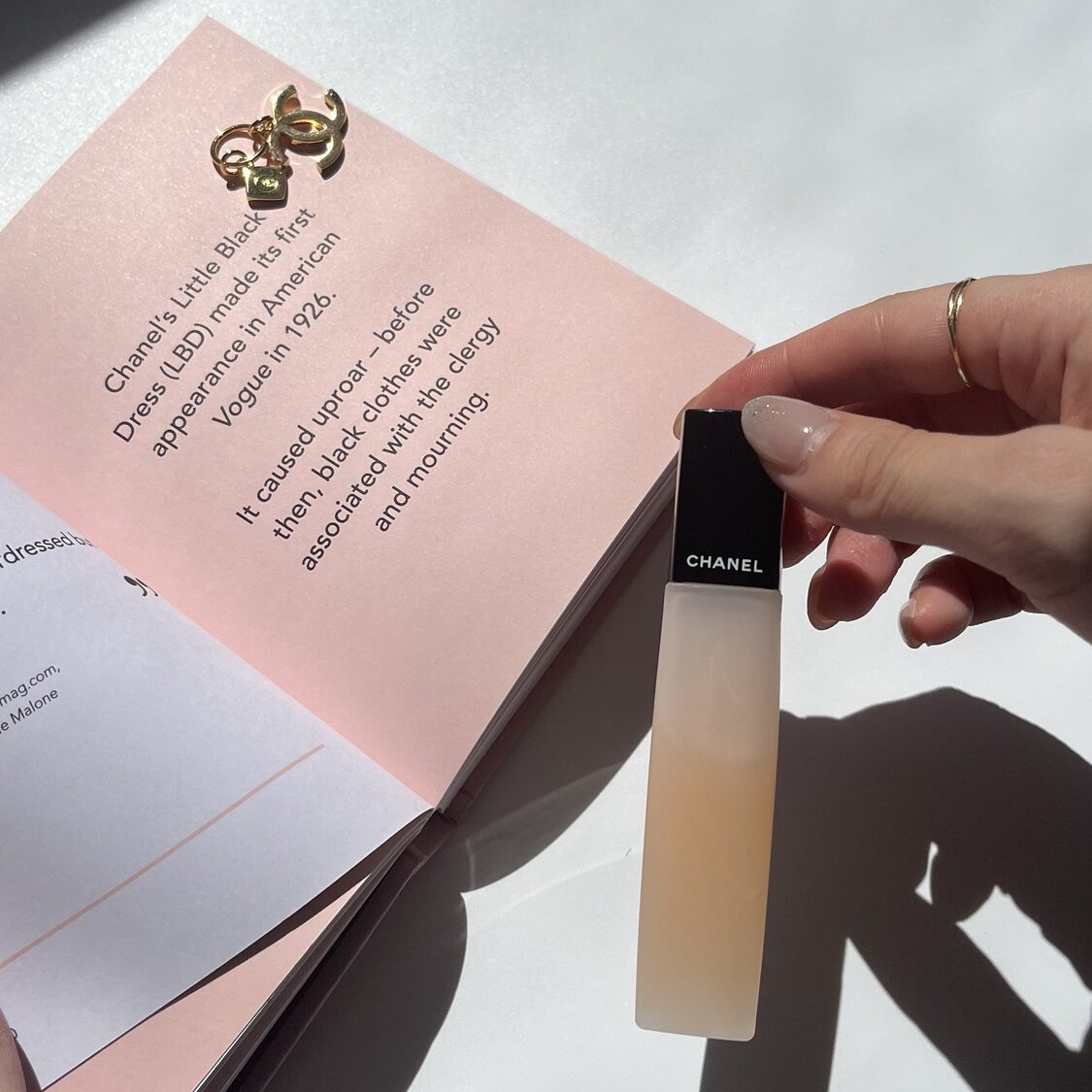 口コミ】シャネルのネイルオイルをレビュー！ユイル ア オングル